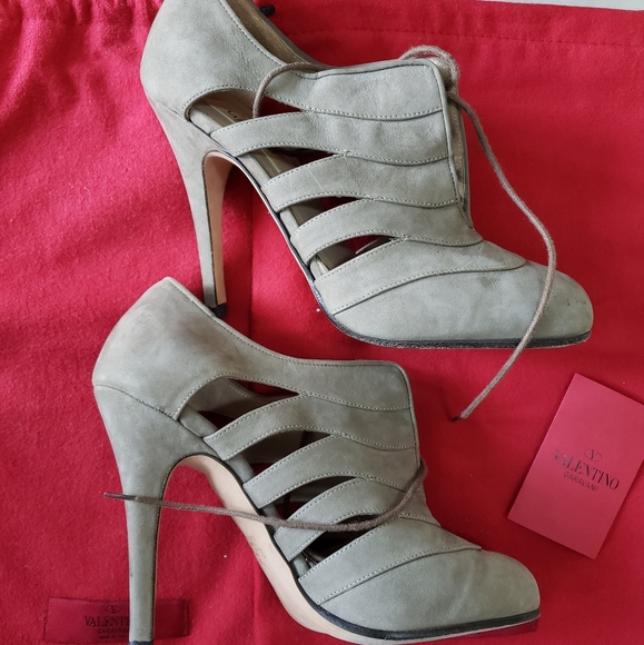 Valentino Suede Heels - Taupe - Size 35.5 - Picture 8 of 10